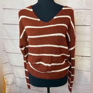 LIKE NEW V-neck open back burgundy striped long sleeve sweater